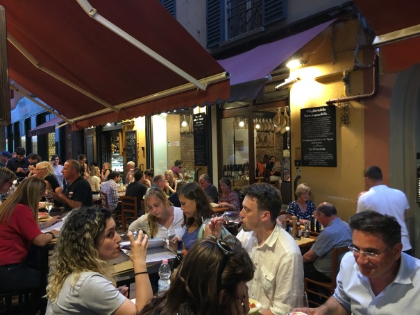 aperitivi in centro a bologna